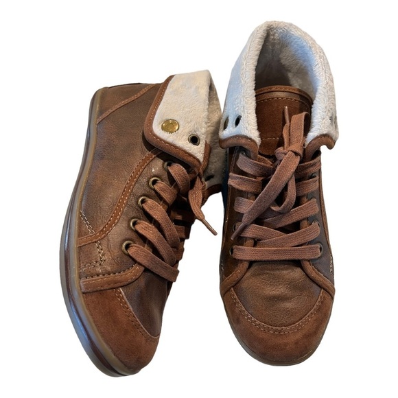 Call it Spring Urias Cognac Girls Size 6 Vegan Faux Fur Lined Lace Up Boots NIB - Picture 7 of 16